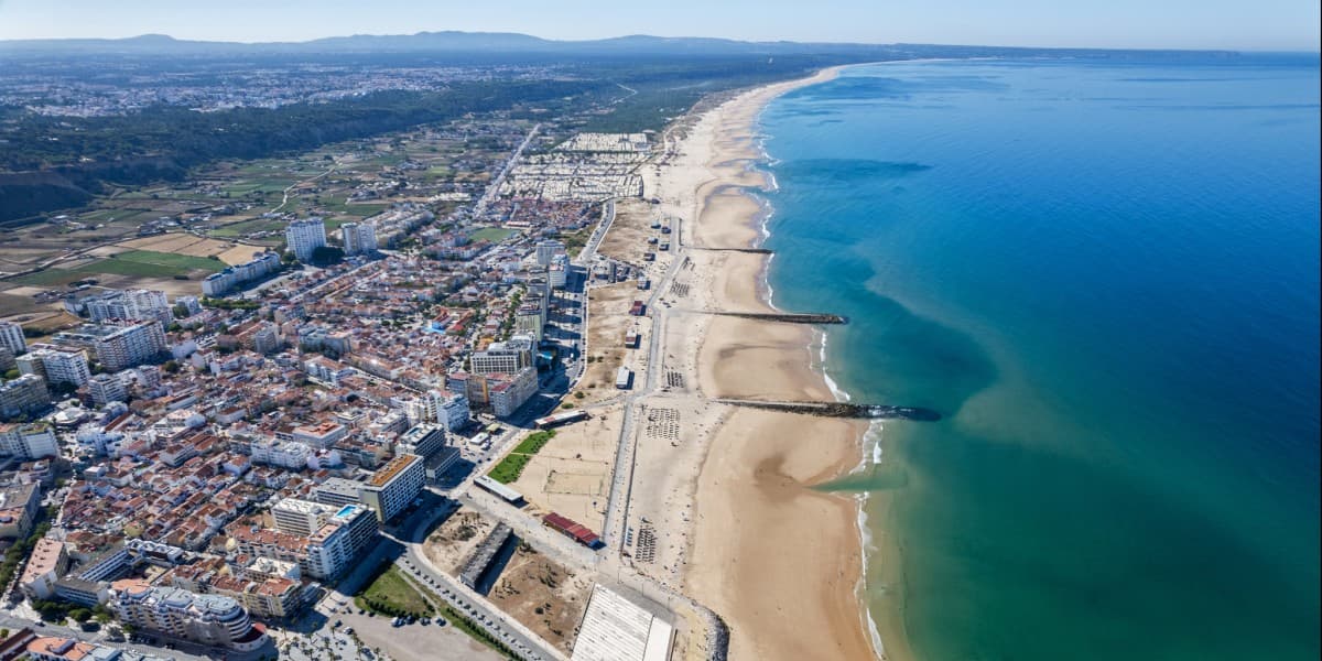 Costa da Caparica,  Lisboners’ Favourite Shore Escape