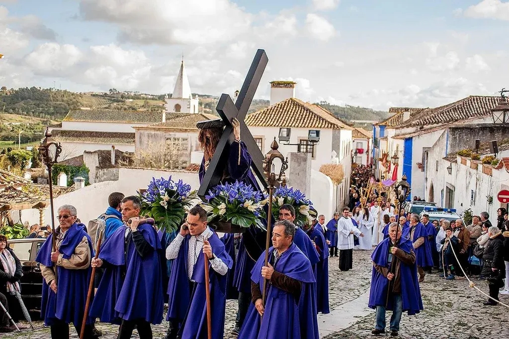 Religious processions, a Portugal between fervour and folklore